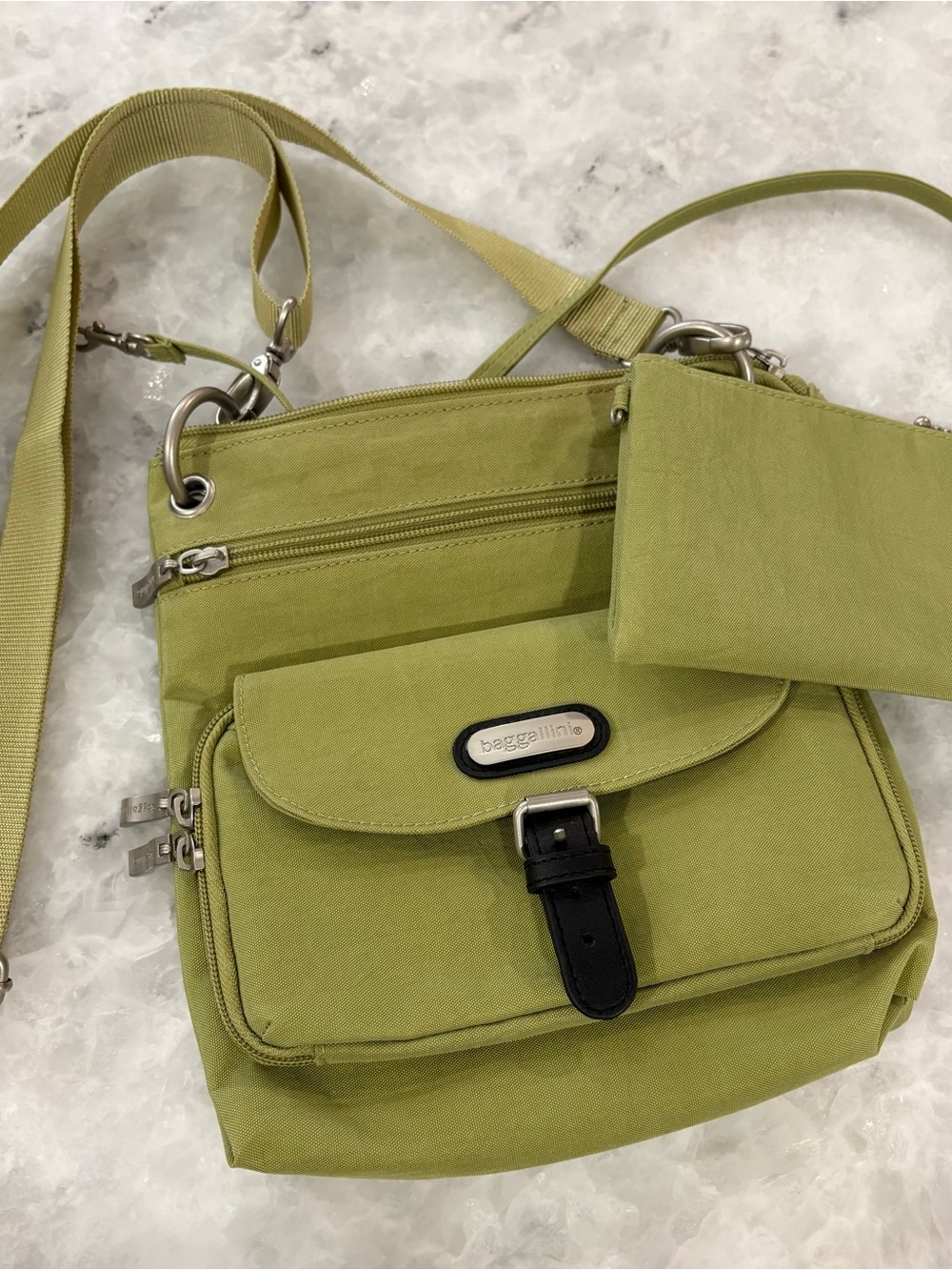Baggallini Crossbody Bag Olive Green Nylon Travel Purse Multi Pocket w/Zip Pouch - Picture 3 of 7
